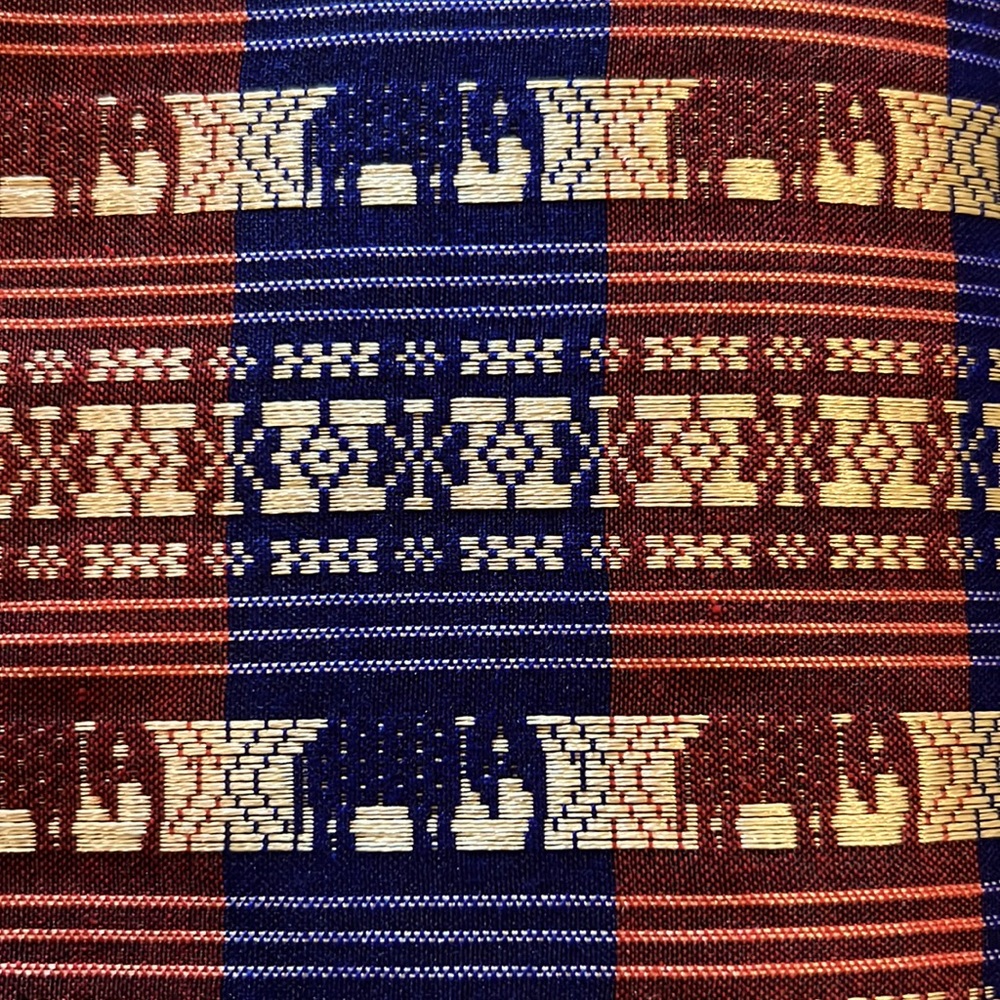 NWOT Thai tradition elephant red/gold/blue table cloth - Picture 4 of 11